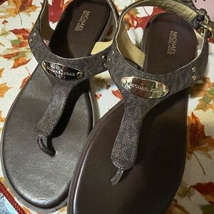 Michael Kors Sandals - near perfect condition; Size 9M